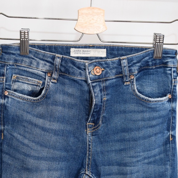 Distressed Jeans - Picture 2 of 4